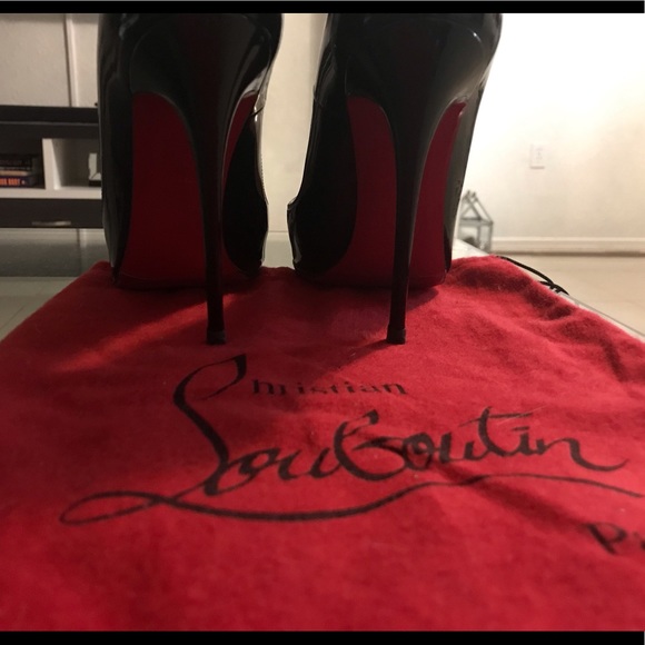 Christian Louboutin So Kate Size  7US (37EU) - Picture 3 of 7